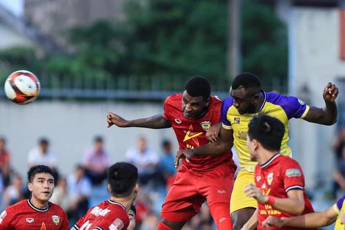Mất 5 cầu thủ vì chất cấm, CLB Hà Tĩnh kiên cường cầm hòa Hà Nội FC