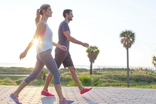 Hướng dẫn đi bộ nhanh đúng cách