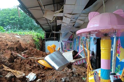 Hiện trường vụ sạt lở khiến 3 trẻ nhỏ tử vong tại Ba Vì, Hà Nội