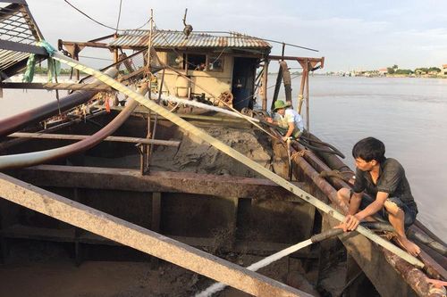 Nam Định: 'Cát tặc' trên sông Ninh Cơ bị bắt giữ