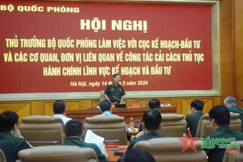 Thượng tướng Lê Huy Vịnh làm việc với Cục Kế hoạch và Đầu tư