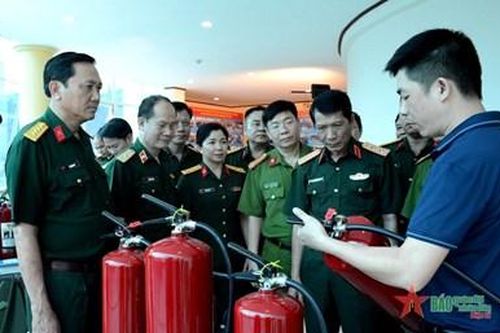 Cơ quan Tổng cục Chính trị hưởng ứng Tháng hành động về an toàn, vệ sinh lao động và Tháng Công nhân năm 2024