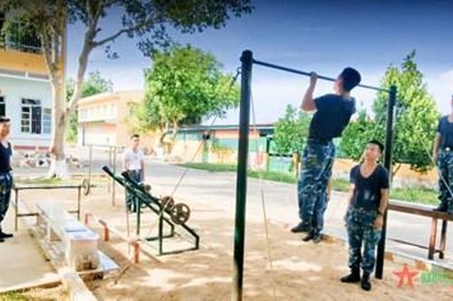 Trung đoàn 290 tập huấn công tác huấn luyện điều lệnh