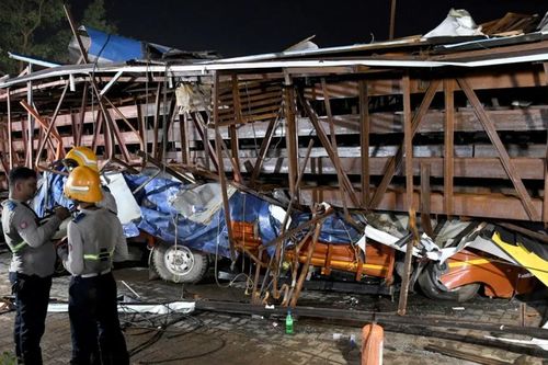 Ấn Độ: Sập biển quảng cáo, ít nhất 11 người thiệt mạng, 70 người bị thương