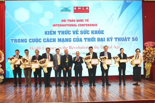 Nâng cao kiến thức về sức khỏe trong cuộc cách mạng của thời đại kỹ thuật số