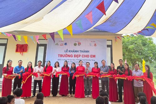 'Trường Đẹp cho em' đến với học sinh vùng biên giới Quảng Trị