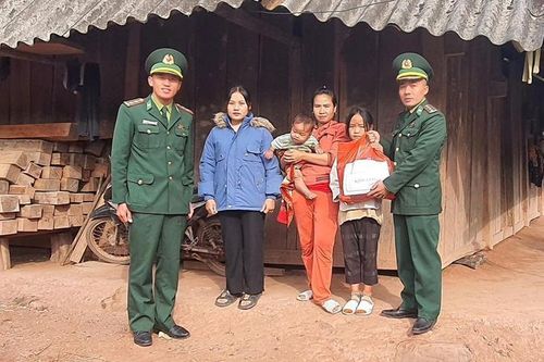 Những người gieo mầm tương lai cho trẻ em vùng biên giới