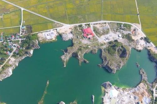 Nguy hiểm từ hồ nước sâu tại mỏ đá bỏ hoang, dân nơm nớp lo xảy ra tai nạn