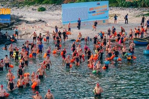 Giải bơi vượt biển Lý Sơn Cross Island - Tiên phong, độc đáo và thách thức