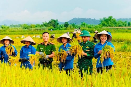 Thắm tình quân dân nơi vùng biên giới