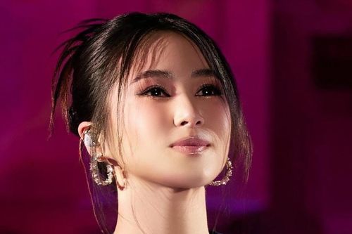 Hương Tràm 'bắn' nốt nhạc siêu cao, hát hit Mỹ Linh, Hà Trần