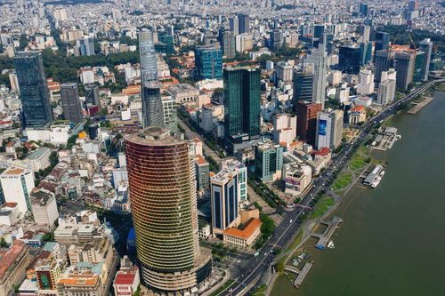 Nhà ở TP.HCM 'vừa thừa, vừa thiếu', giá đất đang quá cao