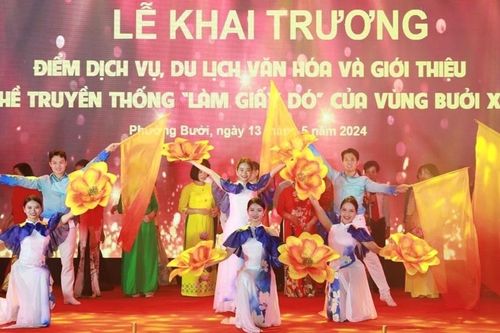 Hà Nội: Khai trương điểm du lịch làng nghề làm giấy dó