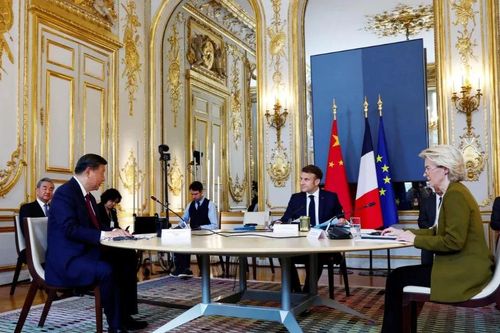 Chủ tịch Tập Cận Bình nêu bật sự chia rẽ của châu Âu, trước khi Tổng thống Putin thăm Bắc Kinh
