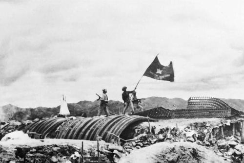 Chủ tịch Hồ Chí Minh chỉ đạo chiến lược cách mạng trong chiến dịch Điện Biên Phủ