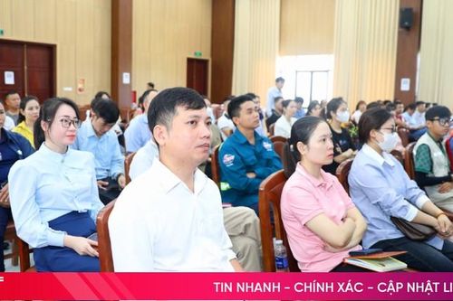 Phổ biến chính sách pháp luật cho doanh nghiệp ở Khu kinh tế Vũng Áng