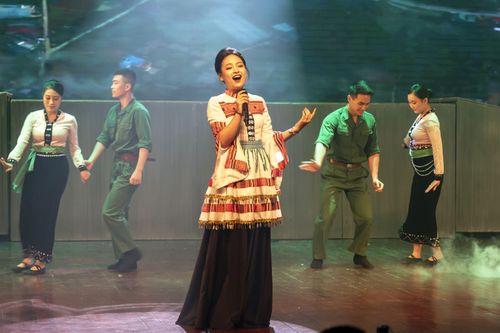 Truyền kinh nghiệm biểu diễn các ca khúc dân ca miền núi phía Bắc