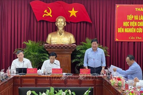 Vận dụng sáng tạo tư tưởng Hồ Chí Minh trong giai đoạn mới