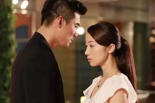 Đang mang bầu 4 tháng, lo tiền sinh đẻ chưa xong mà chồng lại xin xỏ tôi 50 triệu cho vợ cũ của anh