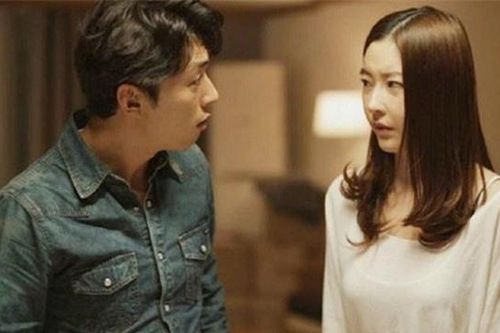 Chán nản vì chồng không tôn trọng vợ, lén lút biếu riêng mẹ 500 nghìn, tôi trách móc thì anh giận dỗi đi luôn qua đêm không về