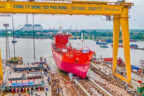 Hạ thủy tàu chở hóa chất 13.000 DWT xuất khẩu Hàn Quốc