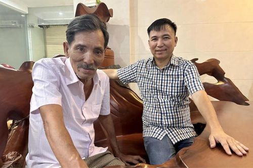 Thương Tín một mình đi Đà Nẵng diễn show cát-xê 35 triệu đồng, được chủ tiệc tặng một thứ