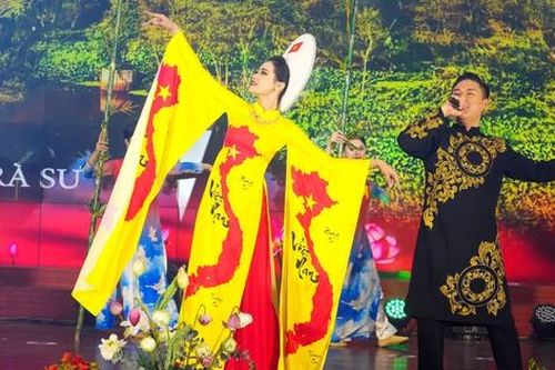 Đặc sắc lễ hội Áo dài Hải Phòng 'Hành trình di sản'năm 2024