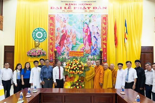 Đoàn đại biểu các tổ chức đoàn thể chính trị - xã hội và các tổ chức tôn giáo thăm, chúc mừng Đại lễ Phật đản Phật lịch 2568 - Dương lịch 2024