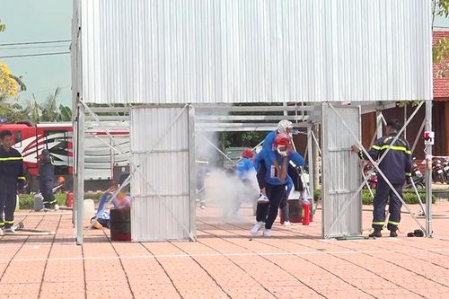Xã Tây Phú đạt giải nhất Hội thi Nghiệp vụ chữa cháy và cứu nạn, cứu hộ 'Tổ Liên gia an toàn phòng cháy, chữa cháy' năm 2024