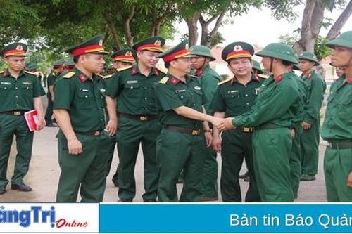 Lực lượng vũ trang Quảng Trị 'Tiếp bước chiến sĩ Điện Biên - Tiến lên giành 3 nhất'