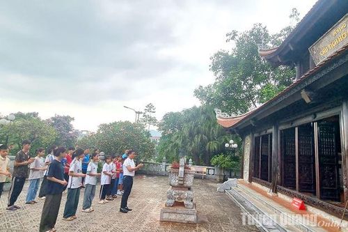 Những câu chuyện xúc động ở Đền thờ Bác Hồ