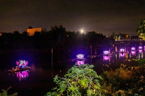 Quảng Nam: Khai mạc Tuần lễ Phật đản Phật lịch 2568 và thắp sáng 7 đóa sen trên sông Vĩnh Điện
