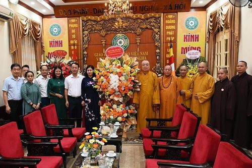 Lãnh đạo Thành ủy TP.Hà Nội chúc mừng chư tôn đức GHPGVN nhân Phật đản Phật lịch 2568
