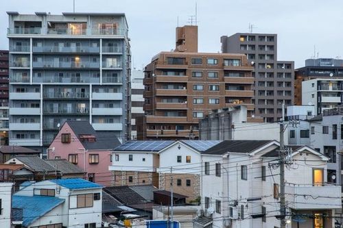 Nhà đầu tư ngoại lùng mua chung cư cũ ở Tokyo vì yen giảm