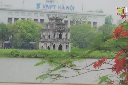 Hồ Hoàn Kiếm qua triển lãm còn mãi với thời gian