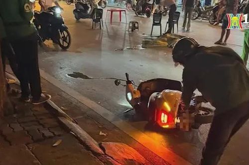 Lái xe tải đâm nữ sinh tử vong rồi bỏ chạy