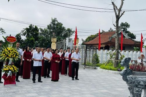 Đảng bộ Tòa án nhân dân tỉnh sinh hoạt chính trị, tư tưởng tại Địa điểm lưu niệm đồng chí Hoàng Đình Giong