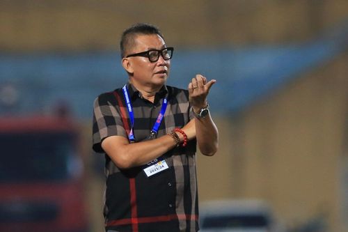 Chơi hơn người gần 90 phút, HLV Bình Định vẫn hài lòng khi bị cầm hòa