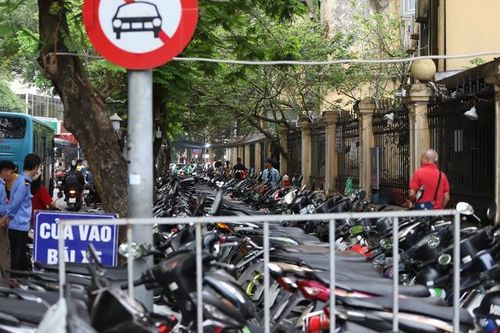 Bất ngờ với số lượng bãi đỗ xe tại Hà Nội