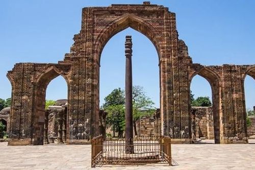 Cột sắt bí ẩn ở đền thờ Hồi giáo Quwwat-ul-Islam