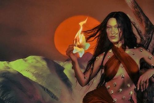 Siêu mẫu Bella Hadid ra mắt dòng nước hoa đặc biệt không chứa cồn