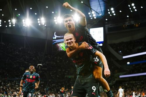 Hạ đẹp Tottenham, Man City chạm 1 tay vào chức vô địch