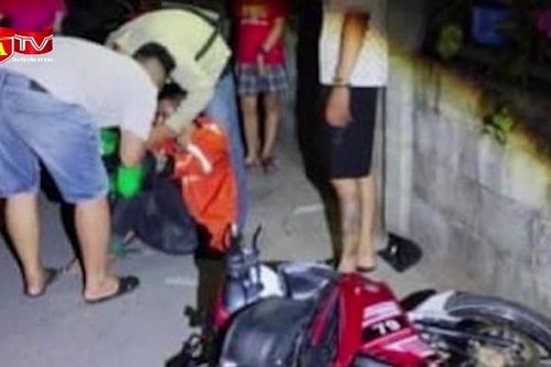 Bị cướp giật điện thoại khi đang hát karaoke