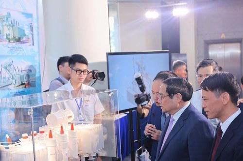 Thủ tướng tham dự Lễ chào mừng ngày Khoa học và Công nghệ Việt Nam