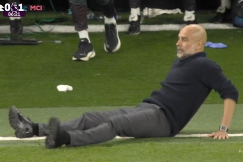 Phản ứng hài hước của Pep Guardiola