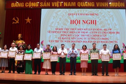 Quận Hai Bà Trưng khen thưởng nhiều tập thể, cá nhân trong học, làm theo Bác
