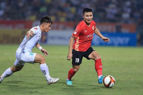 Lập kỷ lục thay HLV, mùa giải V-League 'sóng gió' của bóng đá Thủ đô