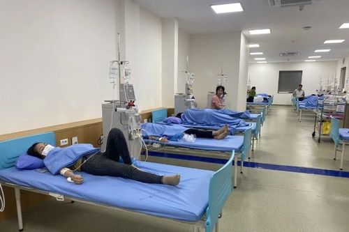 Bộ Y tế đề nghị đình chỉ bếp ăn làm 350 công nhân nhập viện, nghi ngộ độc thực phẩm