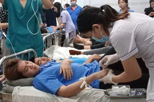 Đồng Nai: Gần 100 công nhân nhập viện nghi ngộ độc sau khi ăn bánh đa cua
