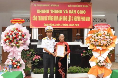 Bàn giao công trình tu bổ, tôn tạo Nhà tưởng niệm Anh hùng liệt sĩ Nguyễn Phan Vinh